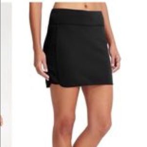 Athleta Stretch Wander Skirt in Black